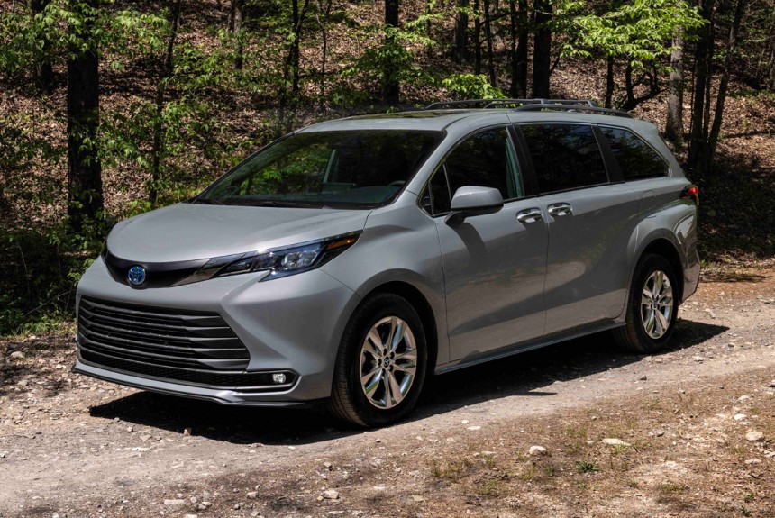 Минивэн Toyota Sienna Woodland для вылазок на природу Минивэн Toyota Sienna Woodland для вылазок на природу