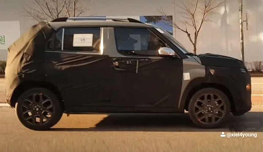 Паркетник Hyundai AX1 пока что в камуфляже Паркетник Hyundai AX1 пока что в камуфляже