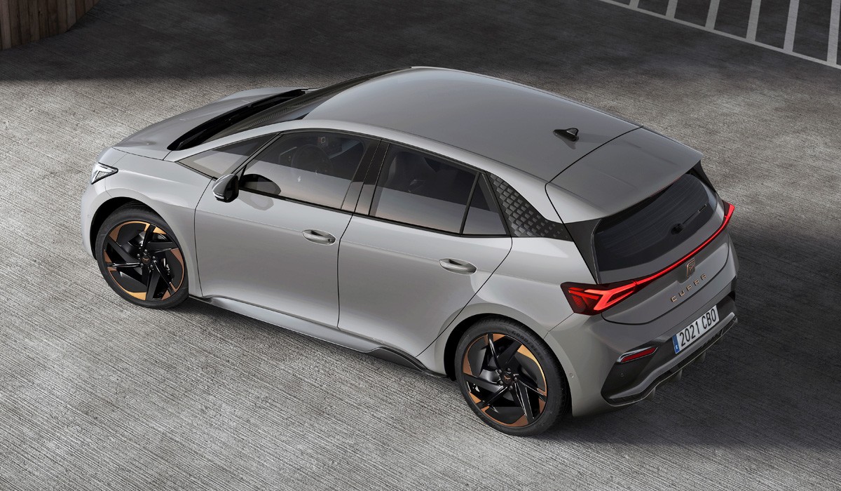 Серийный хэтчбек Cupra Born: драйверская версия ID.3 Серийный хэтчбек Cupra Born: драйверская версия ID.3