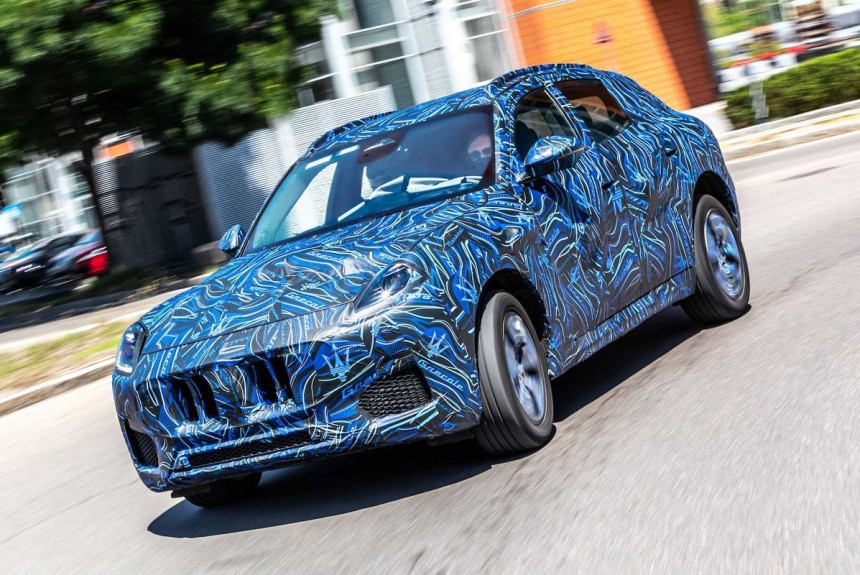 Новый кроссовер Maserati Grecale: пока в камуфляже