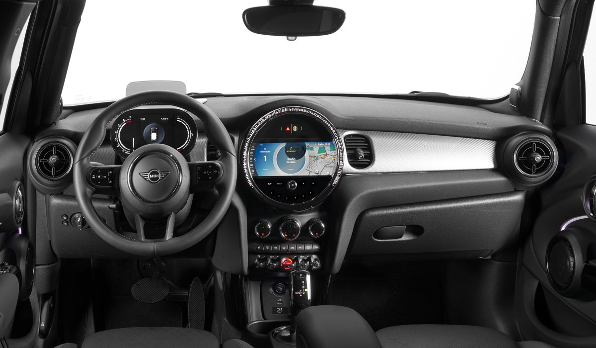 Обновленные хэтчбеки Mini: цены в России