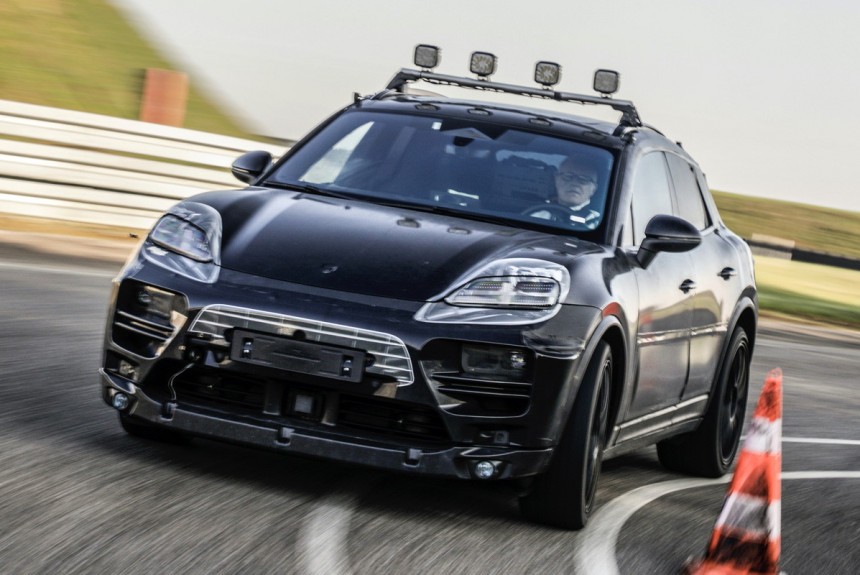 У кроссовера Porsche Macan будет два наследника