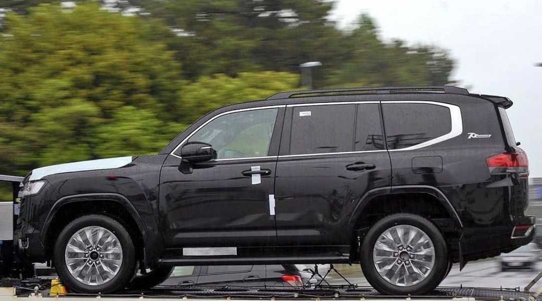 Новая Toyota Land Cruiser 300 перед премьерой: характеристики