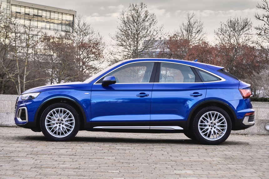 Объявлены цены на купеобразные кроссоверы Audi Q5 Sportback