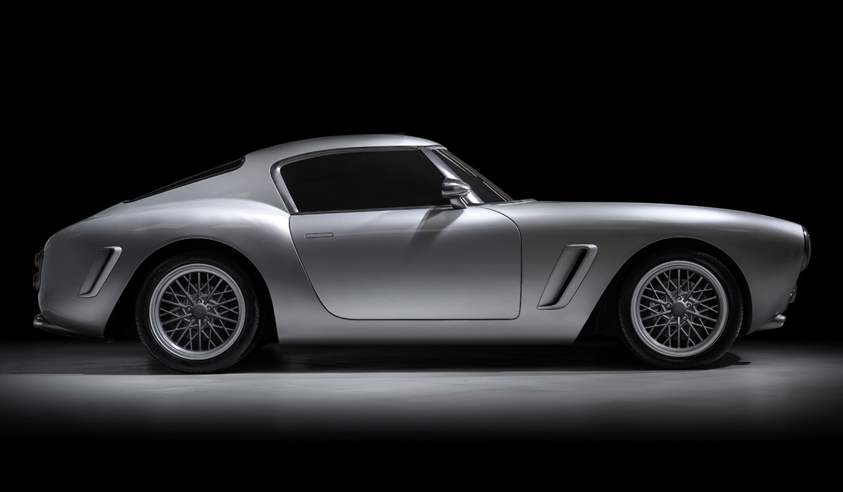 Компания RML представила суперкар по мотивам Ferrari 250 Компания RML представила суперкар по мотивам Ferrari 250