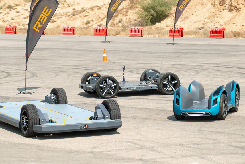 Фирмы AAM и REE представили шасси с мотор-колесами