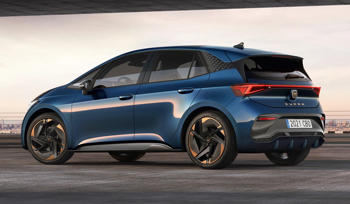 Серийный хэтчбек Cupra Born: драйверская версия ID.3 Серийный хэтчбек Cupra Born: драйверская версия ID.3