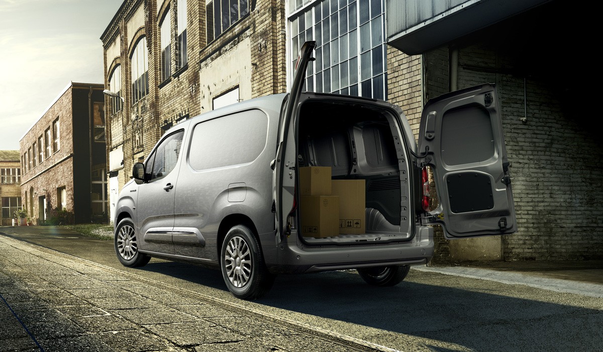 В семействе Toyota Proace City появились электромобили В семействе Toyota Proace City появились электромобили