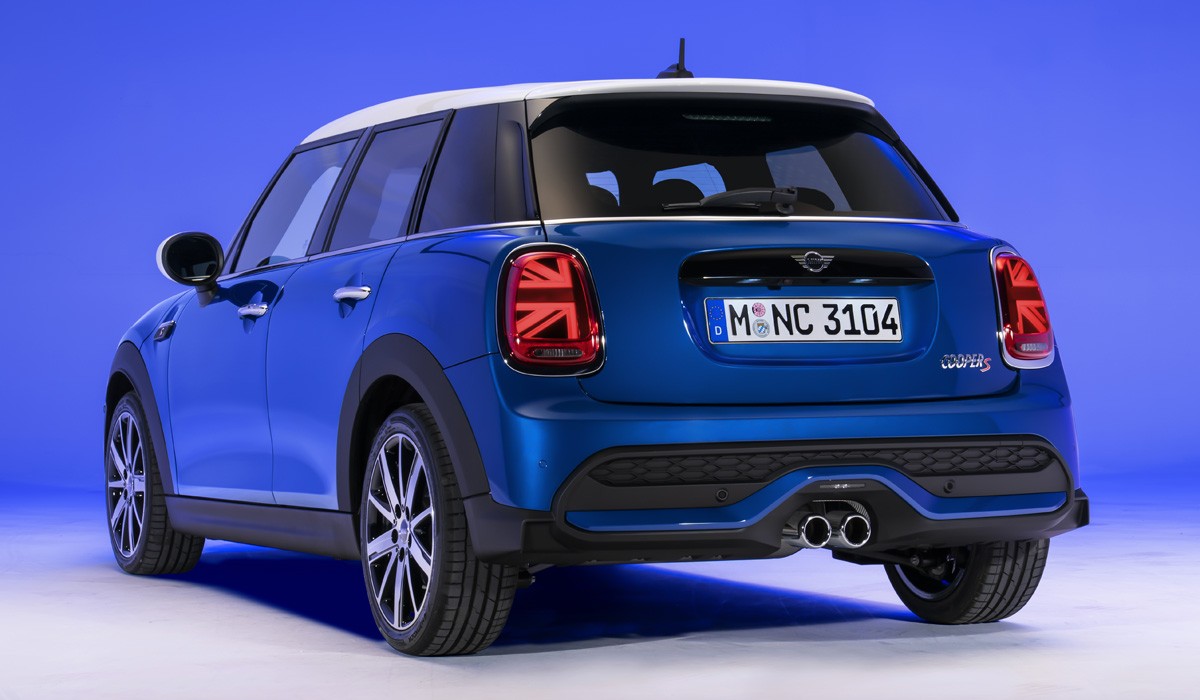 Обновленные хэтчбеки Mini: цены в России