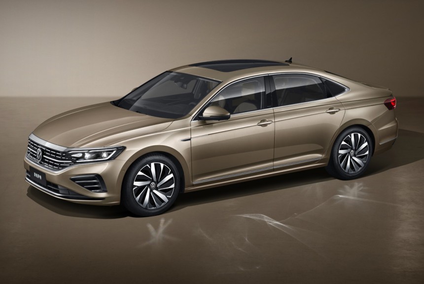Самый крупный Volkswagen Passat обновлен еще раз