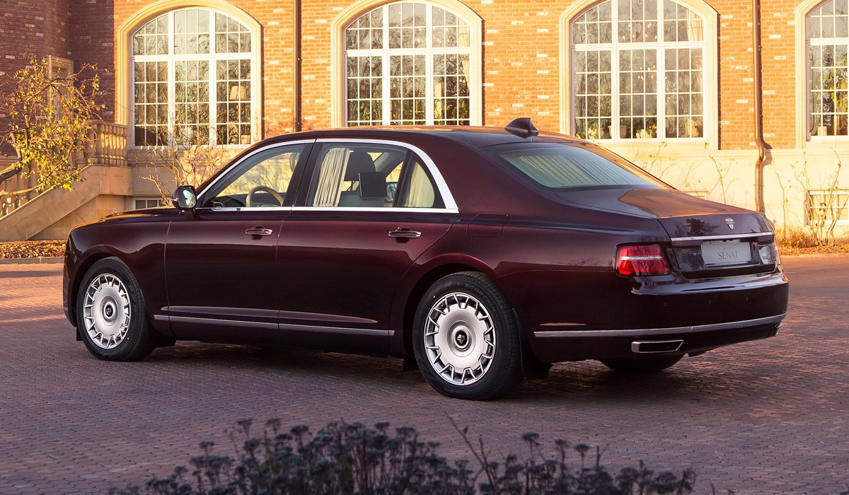 Седан Aurus Senat сертифицирован на постоянной основе Седан Aurus Senat сертифицирован на постоянной основе