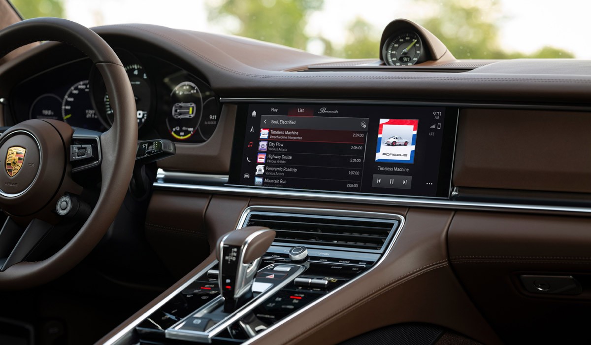 Porsche представляет медиасистему PCM 6.0 с новыми функциями Porsche представляет медиасистему PCM 6.0 с новыми функциями