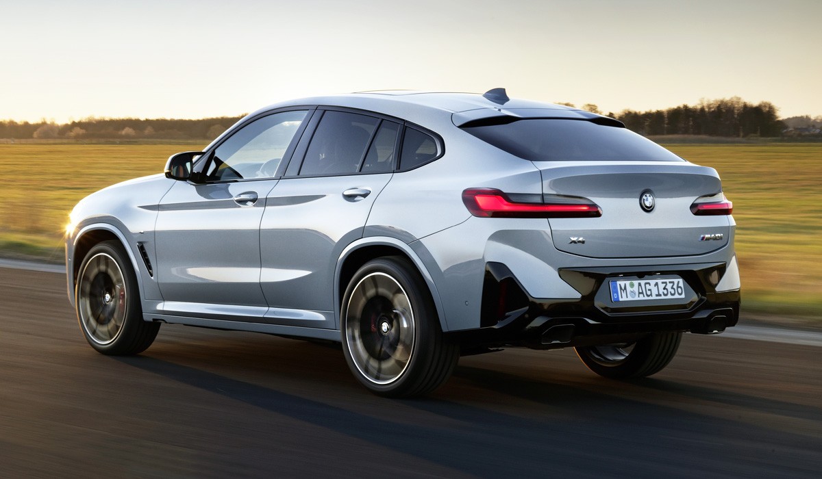 Обновлено семейство кроссоверов BMW X3 и BMW X4 Обновлено семейство кроссоверов BMW X3 и BMW X4