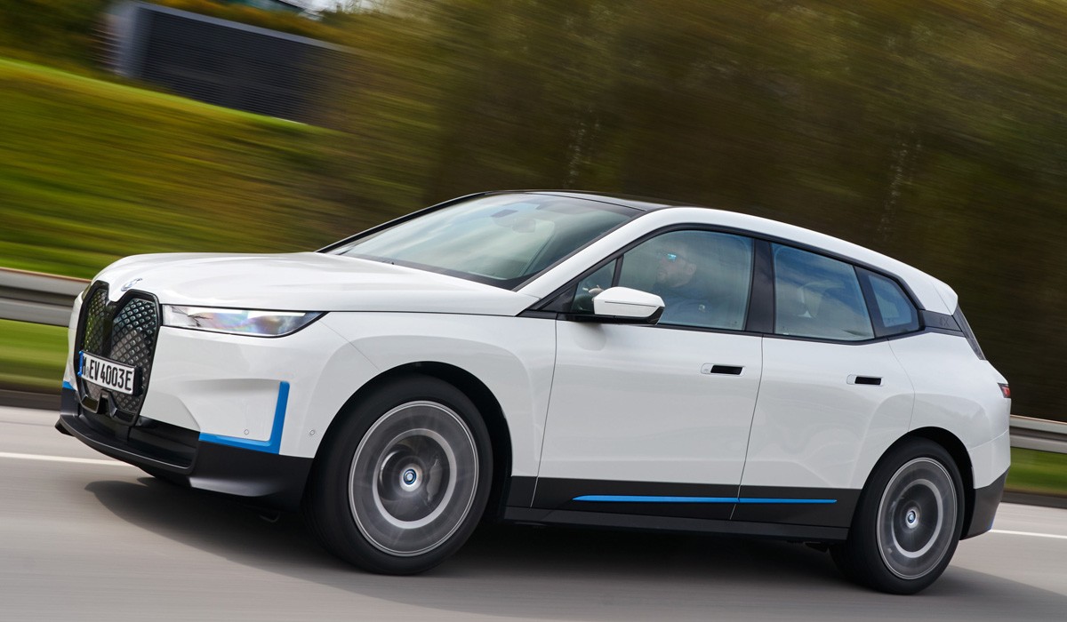 Кроссовер BMW iX: характеристики и цена в России