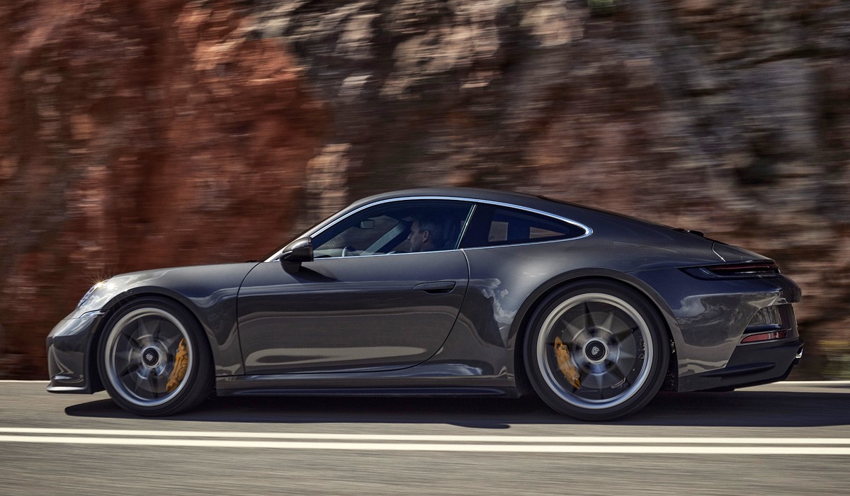 Для экстремального Porsche 911 GT3 предложен «туристический пакет» Для экстремального Porsche 911 GT3 предложен «туристический пакет»