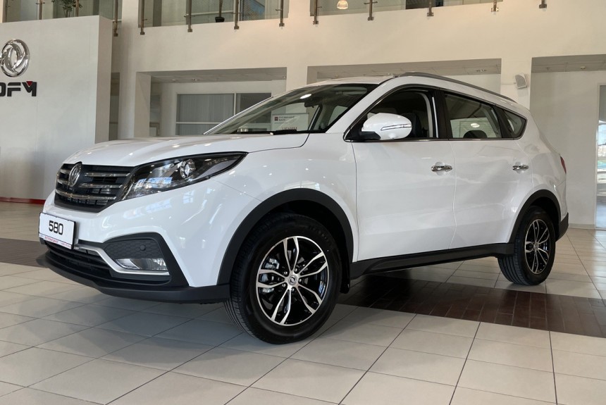 Кроссовер Dongfeng 580 обрел турбомотор в России Кроссовер Dongfeng 580 обрел турбомотор в России