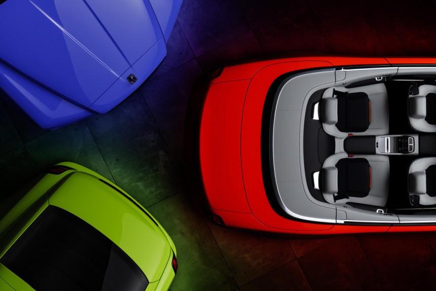 В Россию прибыли три Роллс-Ройса из серии Neon Nights В Россию прибыли три Роллс-Ройса из серии Neon Nights