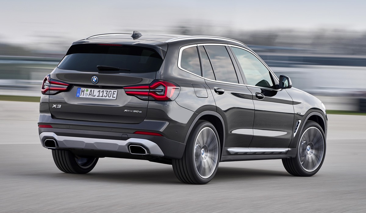 Обновлено семейство кроссоверов BMW X3 и BMW X4 Обновлено семейство кроссоверов BMW X3 и BMW X4