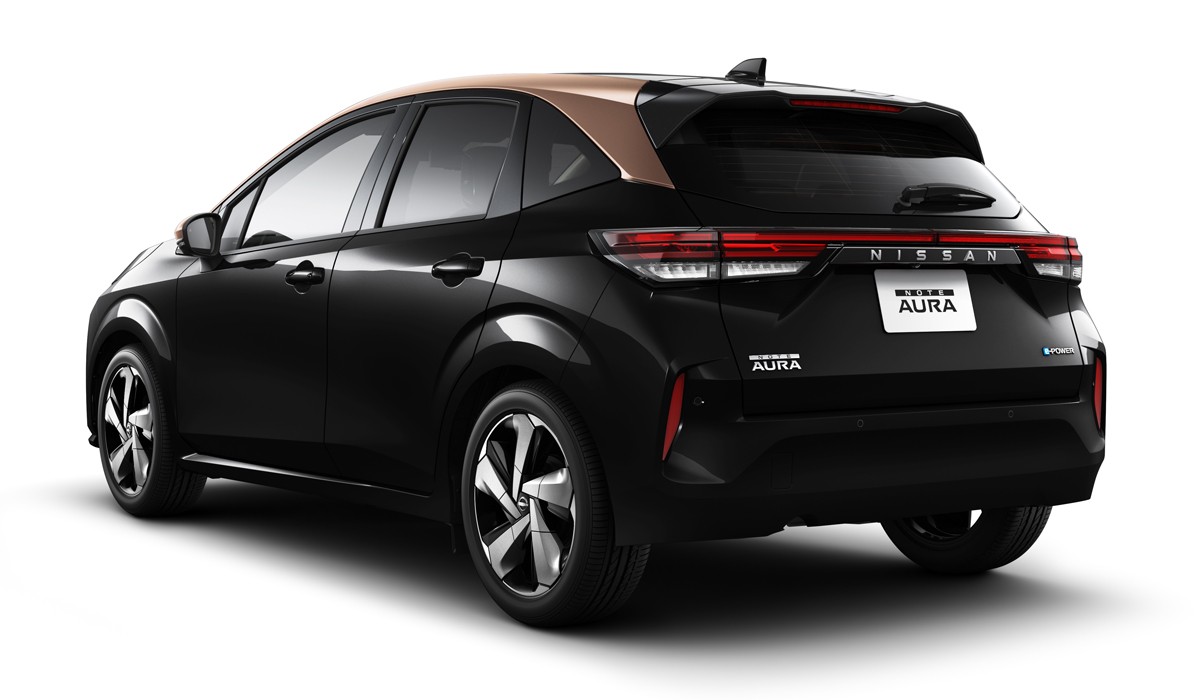 Новый хэтчбек Nissan Note Aura: престижнее и мощнее Новый хэтчбек Nissan Note Aura: престижнее и мощнее