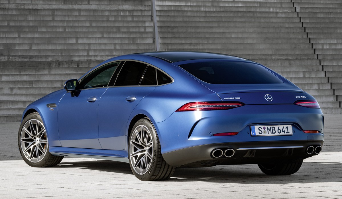 Лифтбек Mercedes-AMG GT перенес модное обновление Лифтбек Mercedes-AMG GT перенес модное обновление