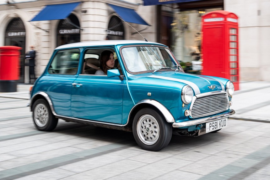 Компания London Electric Cars скрестила Mini и Nissan Leaf Компания London Electric Cars скрестила Mini и Nissan Leaf