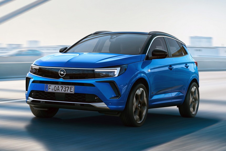 Рестайлинговый кроссовер Opel Grandland примерил новое лицо Рестайлинговый кроссовер Opel Grandland примерил новое лицо