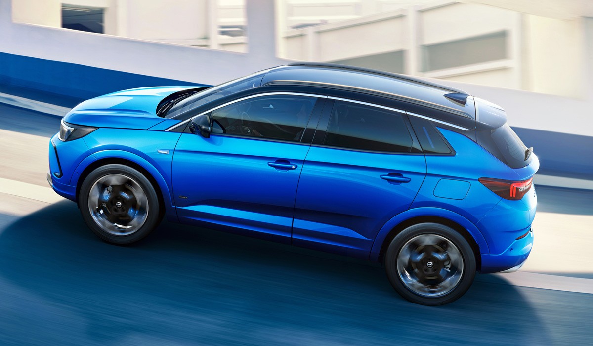 Рестайлинговый кроссовер Opel Grandland примерил новое лицо Рестайлинговый кроссовер Opel Grandland примерил новое лицо