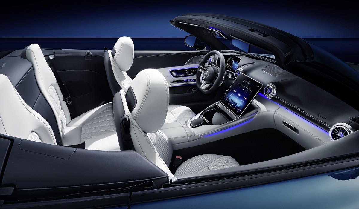 Рассекречен интерьер нового кабриолета Mercedes-AMG SL Рассекречен интерьер нового кабриолета Mercedes-AMG SL