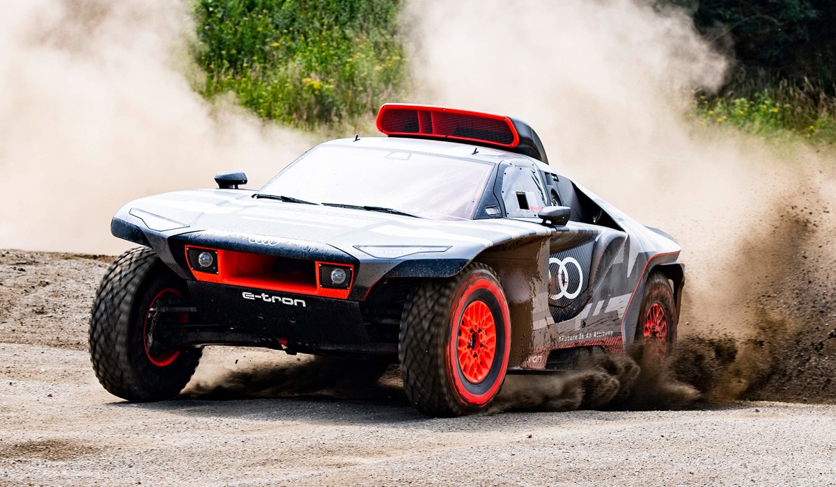 Гибрид Audi RS Q e-tron для Дакара вышел на испытания Гибрид Audi RS Q e-tron для Дакара вышел на испытания