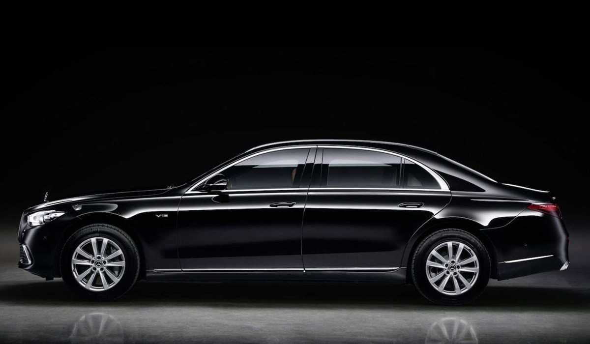 Новый Mercedes S-класса: представлена бронированная версия Guard