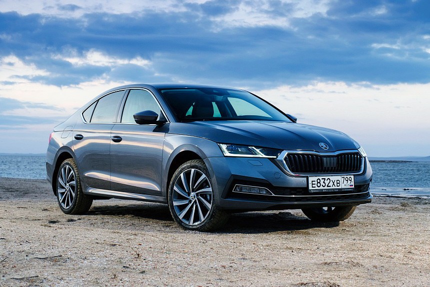 В России появилась самая простая Skoda Octavia с «механикой» В России появилась самая простая Skoda Octavia с «механикой»