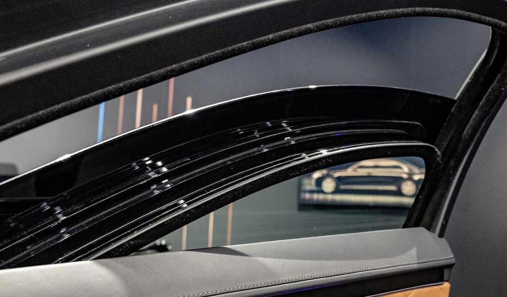 Новый Mercedes S-класса: представлена бронированная версия Guard