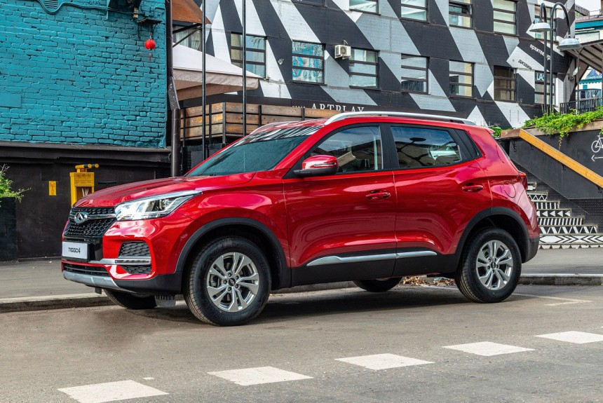 Кроссовер Chery Tiggo 4: две новые комплектации для России Кроссовер Chery Tiggo 4: две новые комплектации для России