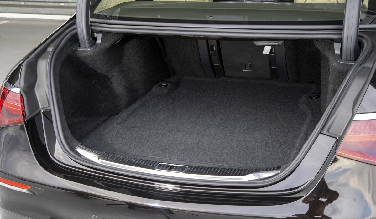 Mercedes S-класса: гибридная версия и новые опции Mercedes S-класса: гибридная версия и новые опции