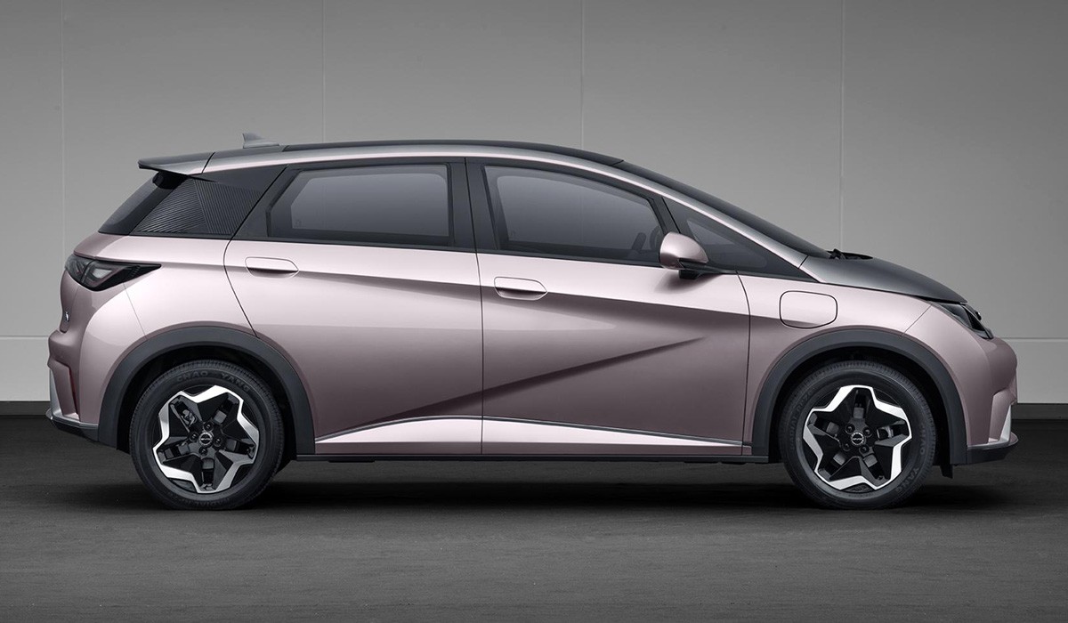 Новый BYD Dolphin: первая модель с 800-вольтовой электросистемой Новый BYD Dolphin: первая модель с 800-вольтовой электросистемой