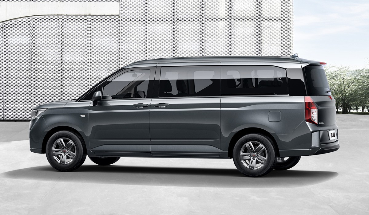 GM и SAIC выпустили дешевый минивэн Wuling Journey GM и SAIC выпустили дешевый минивэн Wuling Journey