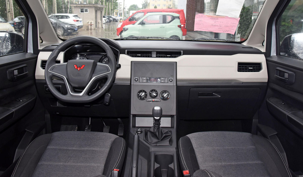 GM и SAIC выпустили дешевый минивэн Wuling Journey GM и SAIC выпустили дешевый минивэн Wuling Journey