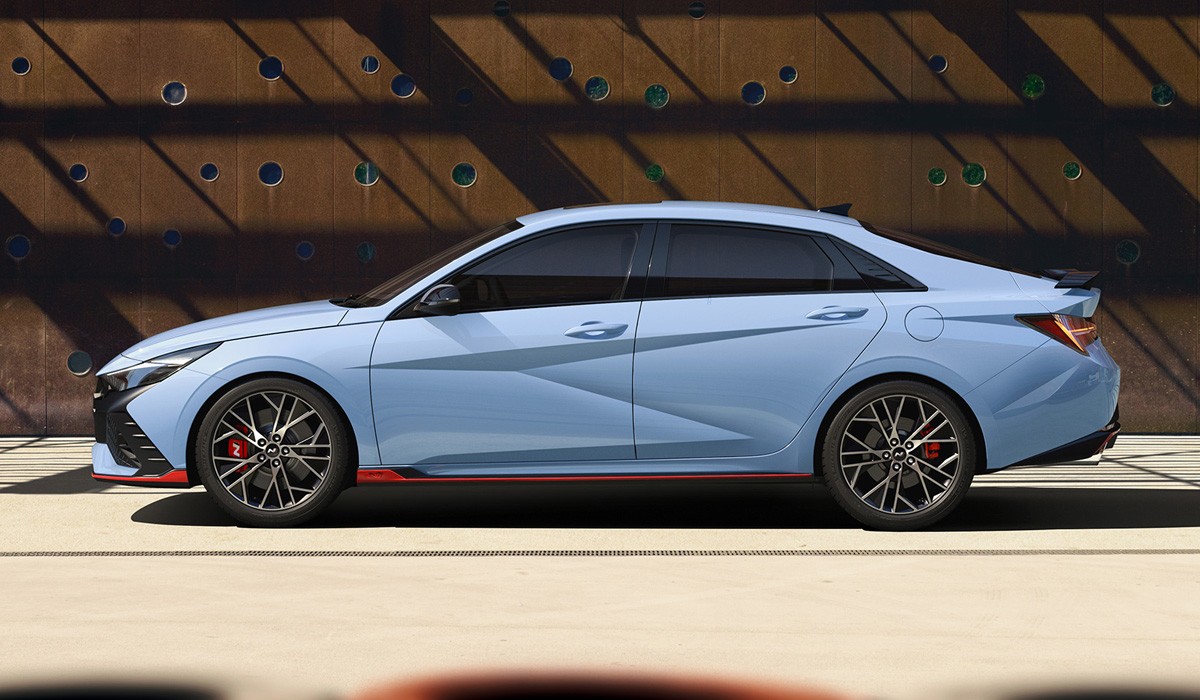 Представлен «горячий» седан Hyundai Elantra N