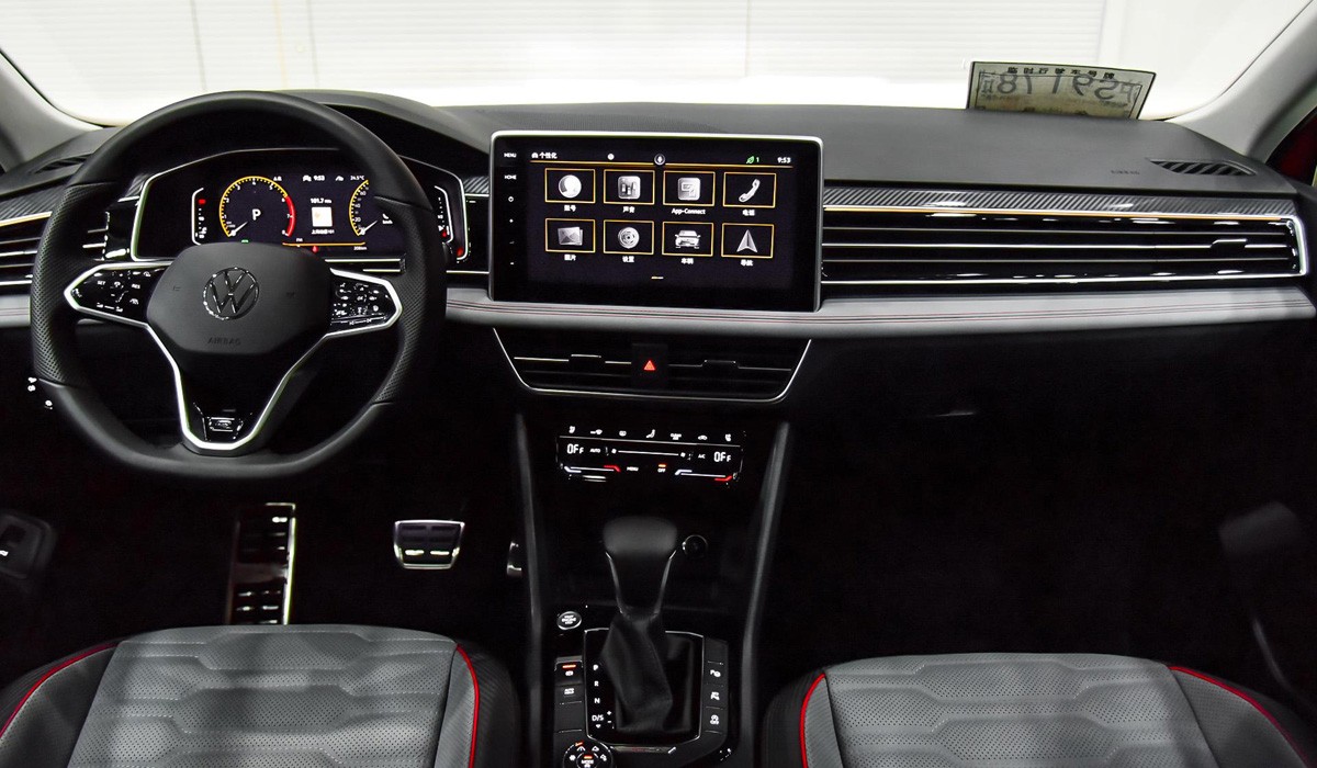 Volkswagen Tiguan обрел новый интерьер, но только в Китае