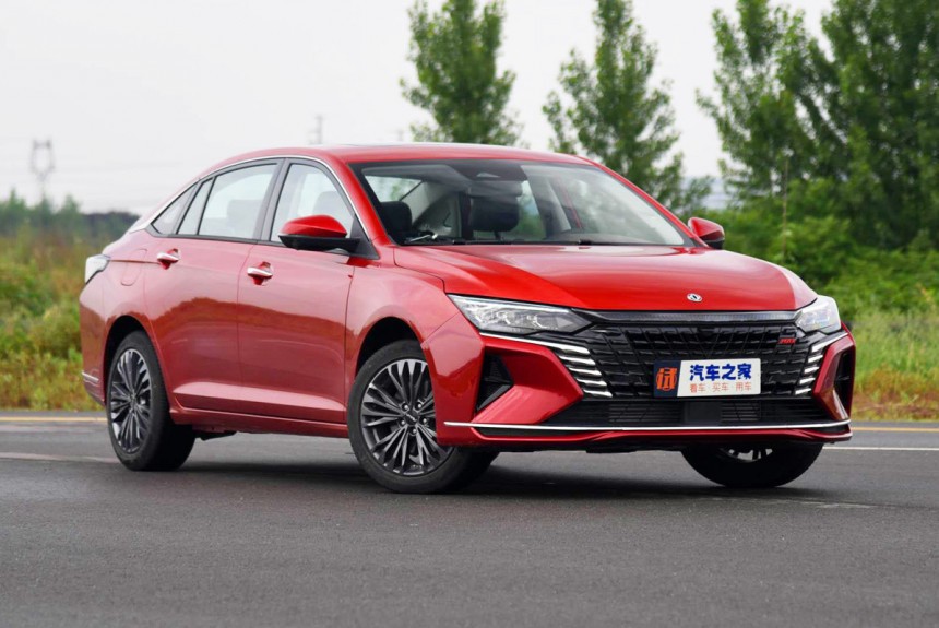 Седан Dongfeng Aeolus Yixuan Max стал первенцем новой платформы