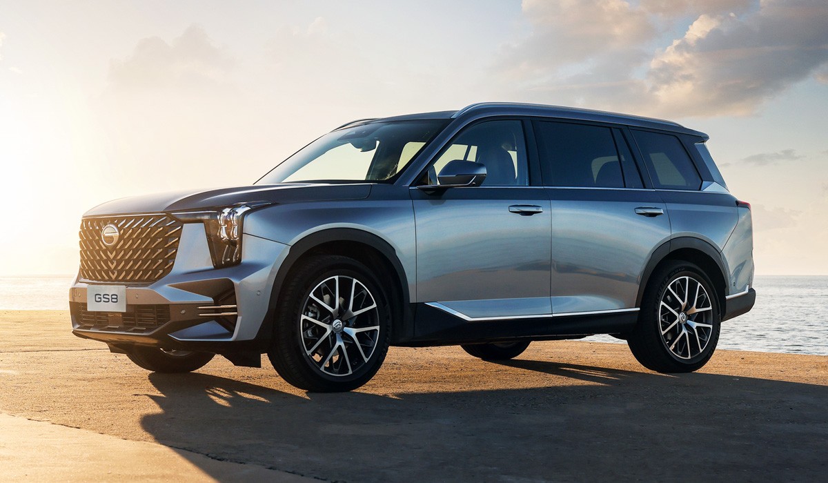 Кроссовер GAC GS8 второго поколения дебютировал в двух версиях
