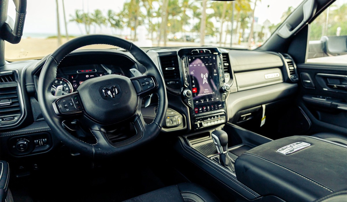 Ram 1500 TRX превратился в трехосный пикап Apocalypse Warlord