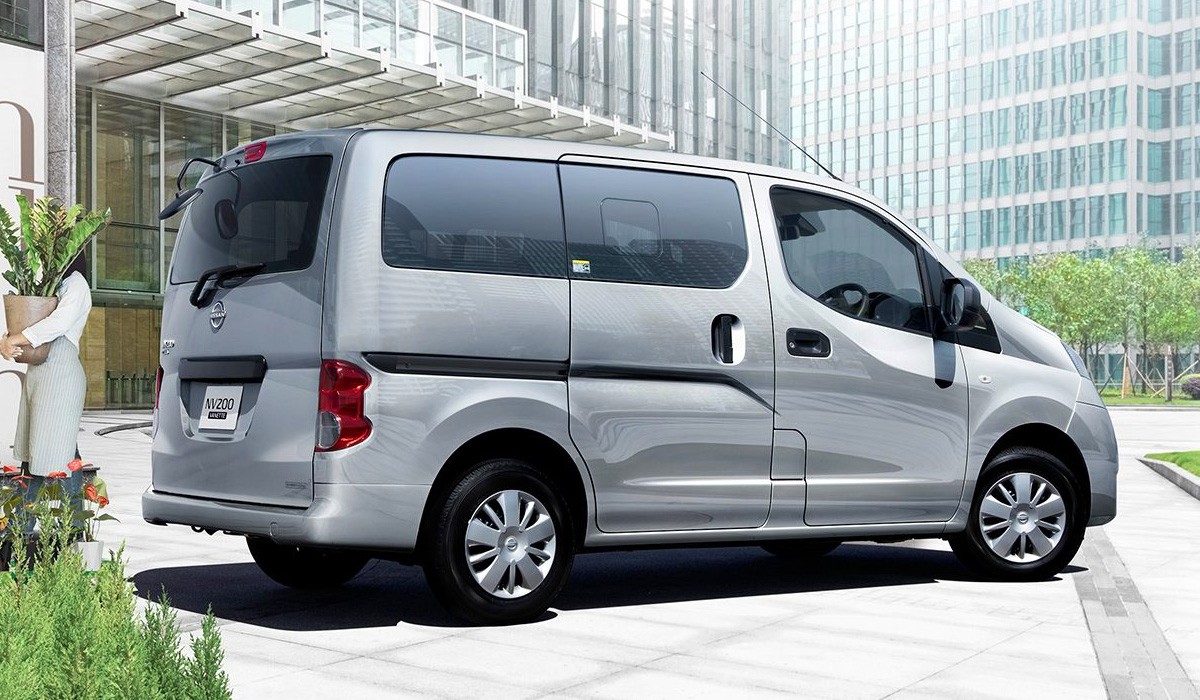 Компактвэн Nissan NV200 Vanette модернизирован в Японии Компактвэн Nissan NV200 Vanette модернизирован в Японии