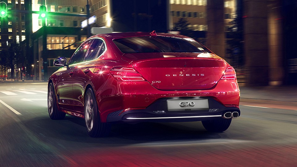 Объявлены цены на рестайлинговые седаны Genesis G70