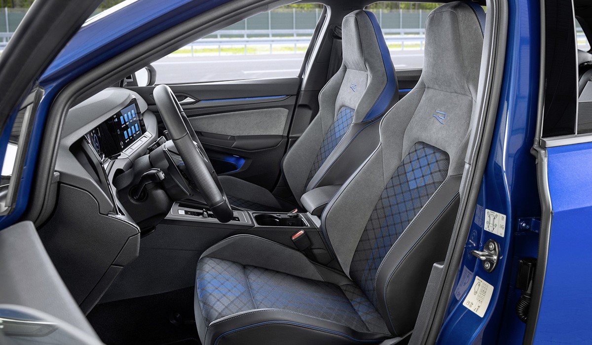 Новый «заряженный» Volkswagen Golf R: теперь и универсал