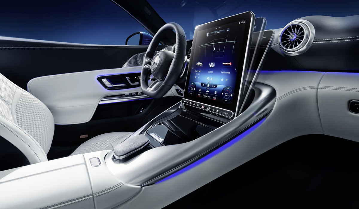 Рассекречен интерьер нового кабриолета Mercedes-AMG SL Рассекречен интерьер нового кабриолета Mercedes-AMG SL