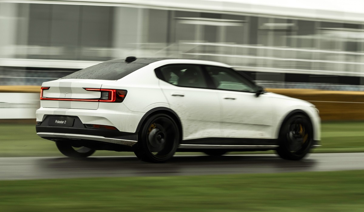 На подходе «горячая» версия лифтбека Polestar 2 На подходе «горячая» версия лифтбека Polestar 2