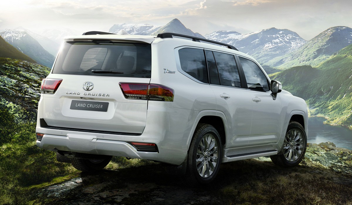 Новая Toyota Land Cruiser 300: цены в России Новая Toyota Land Cruiser 300: цены в России
