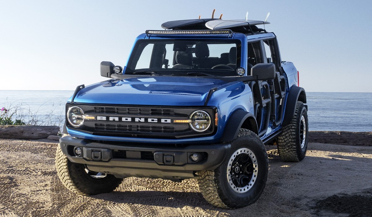 Пляжный Ford Bronco Riptide показал ассортимент доработок Пляжный Ford Bronco Riptide показал ассортимент доработок