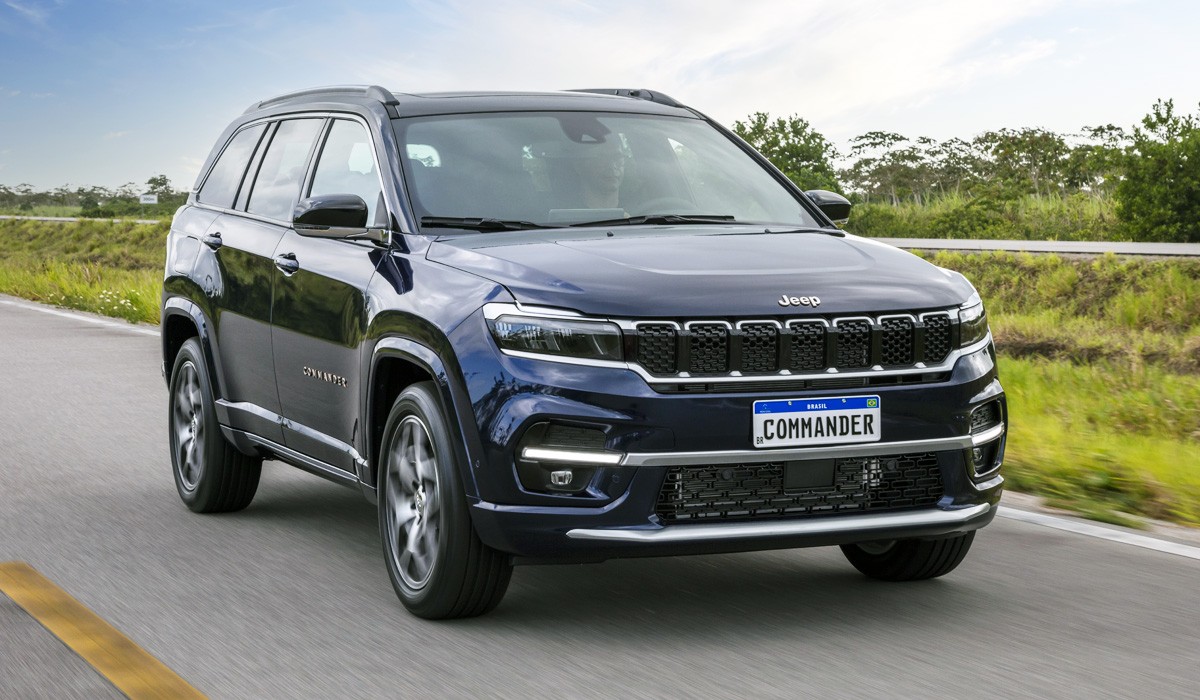 Представлен семиместный кроссовер Jeep Commander Представлен семиместный кроссовер Jeep Commander